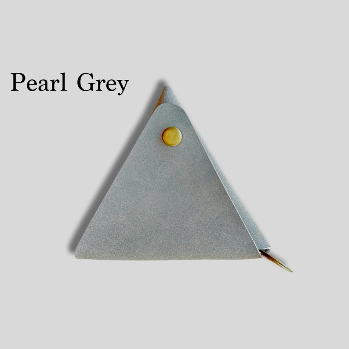 Showing Coin pouch in Pearl Grey.