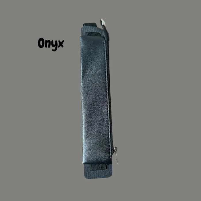 Leather pen holder in Onyx black