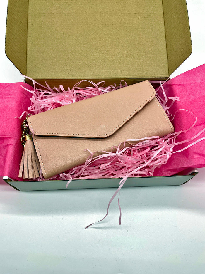 Packaging pink personalised gifts women